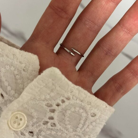 Sku:0375 silver ring with silver heart I made of stainless steel + in a gift box - Picture 5 of 6